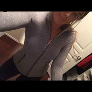 Lulu form fitting jacket size 4